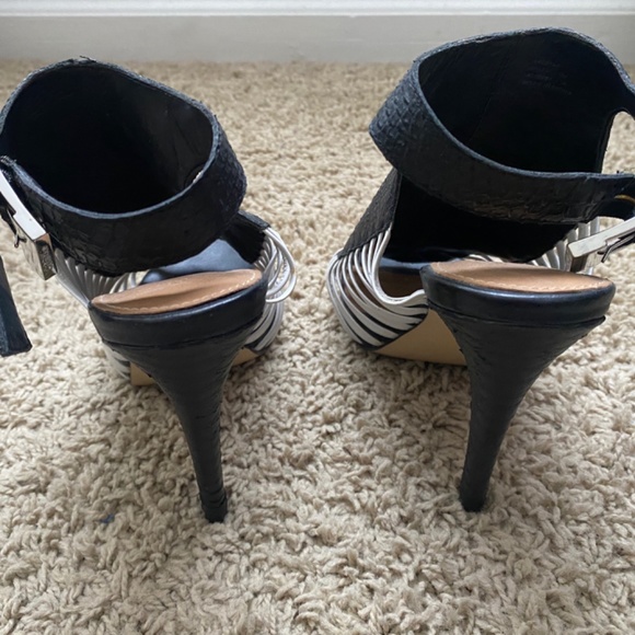 Calvin Klein Strappy Leather Slingback Heels Size 7 - Picture 5 of 5